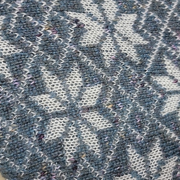 NWT CJ Banks | Blue Knit Snowflake Short Sleeve Hooded Poncho Style Sweater - Picture 6 of 6